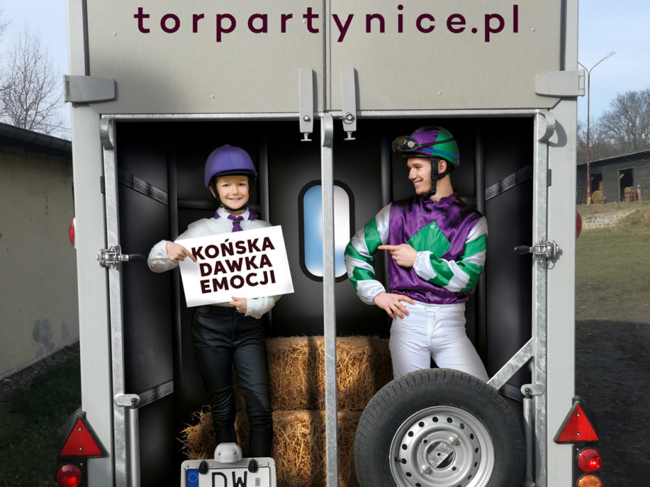 WTWK-Partynice-HORSE-TRAILER-back